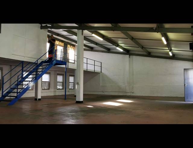 272M² WAREHOUSE TO LET IN SPRINGFIELD